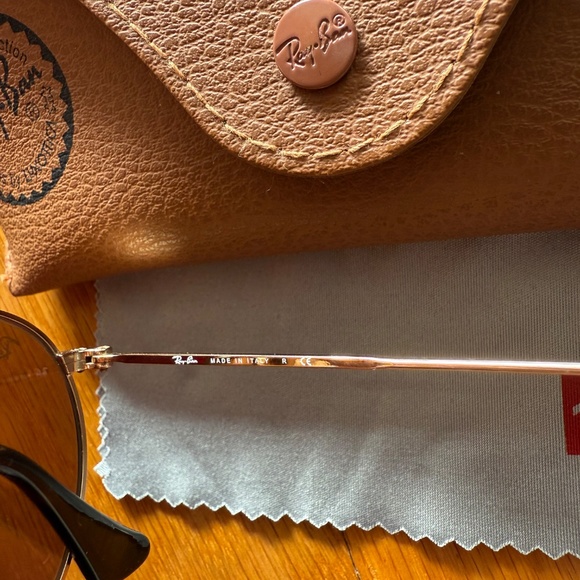 Ray-Ban Sunglasses - Picture 4 of 4